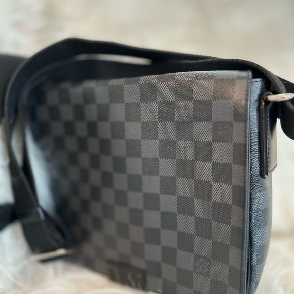 Auth gently used Louis Vuitton Daimer Graphite PM N41260 - Picture 6 of 9